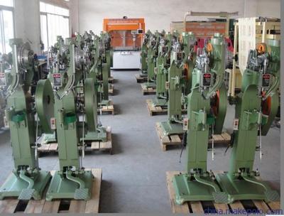 【供應(yīng)鴻達(dá)HD-LH2008周轉(zhuǎn)箱鉚釘機】價格,廠家,圖片,鉚接機,東莞超聲波機械-