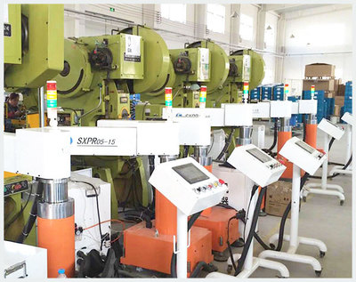 沖床沖壓機械手的這些應用優點你知道嗎?